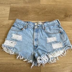 Levi’s women’s shorts 550 size 32